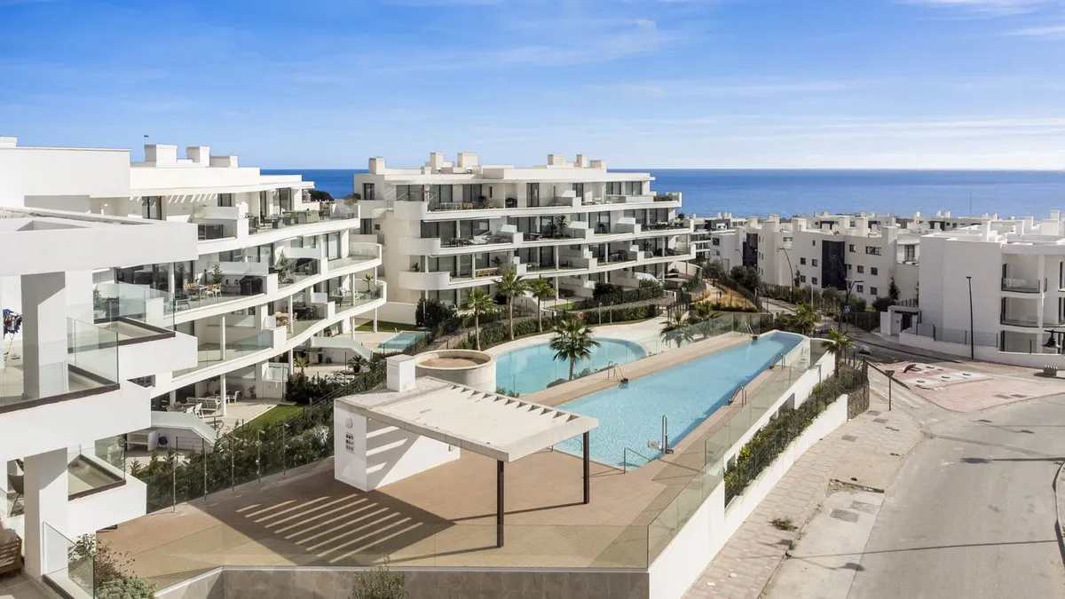 a9e73f7e-947b-475b-b13e-47fc3a401537