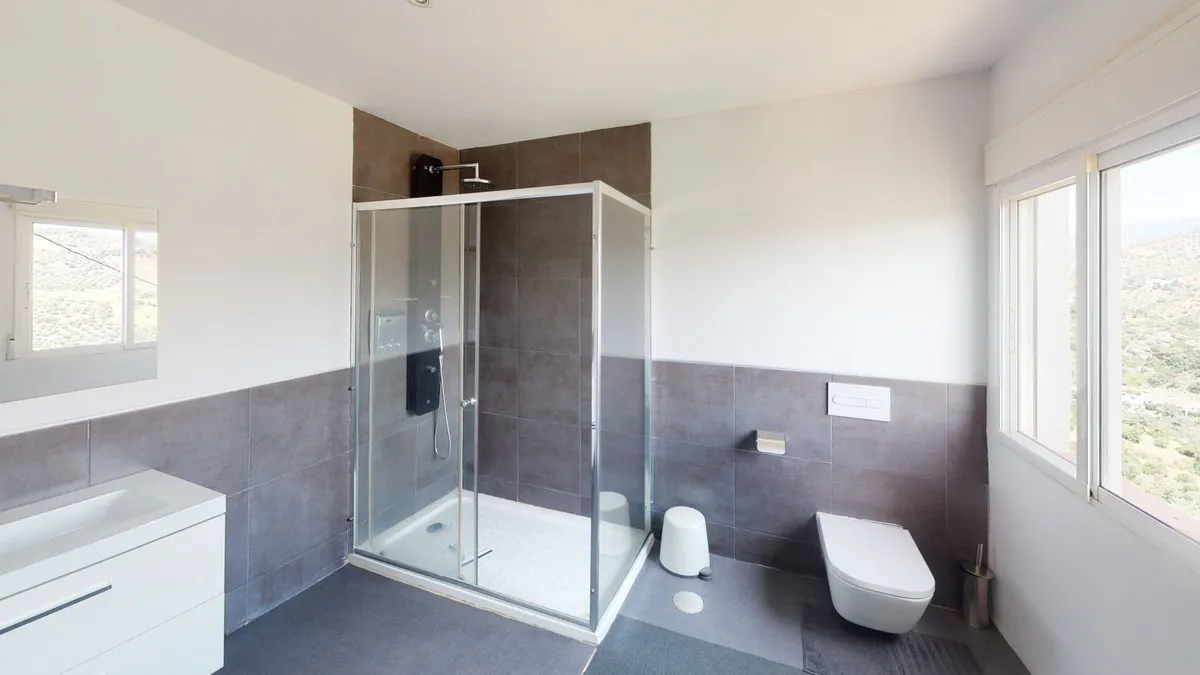 5360c65c-e88b-4226-85e2-0f550aaa1d24