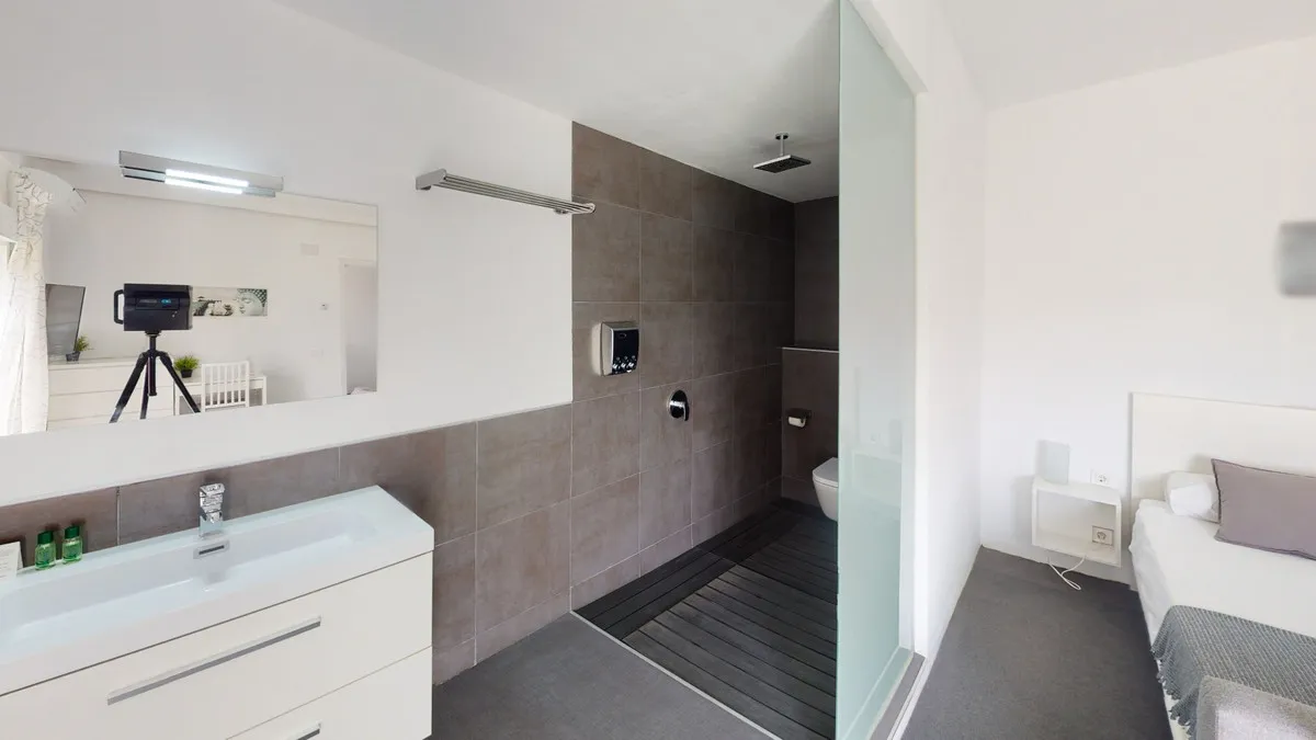 593fb5bf-2ec0-400a-8dfd-5b44ed973ddb