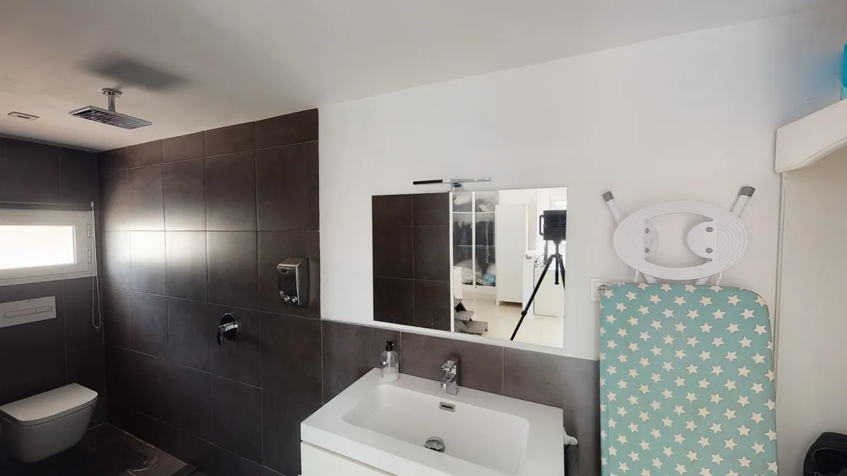 677fb8a6-1af1-418c-aae9-33b82855a1d9