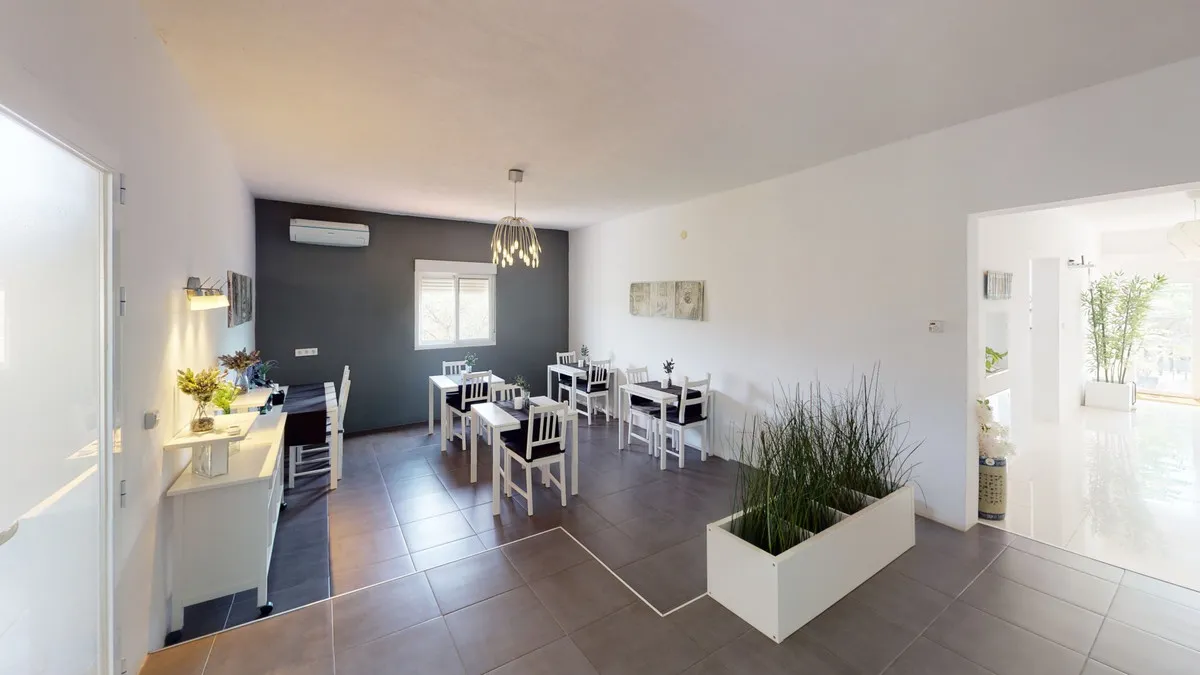 8e800f9e-7b3e-47b7-bfb8-5403aa86ac9e