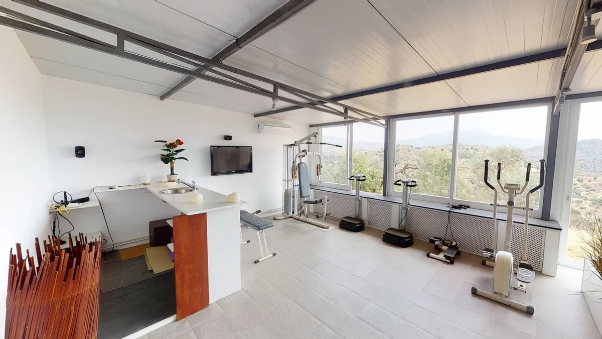 e6dafdc2-e163-49f4-b322-1688a5513492