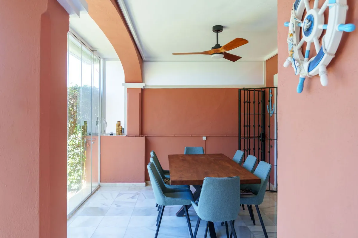 2e812dc3-210e-4ca0-a196-b591875b23ad