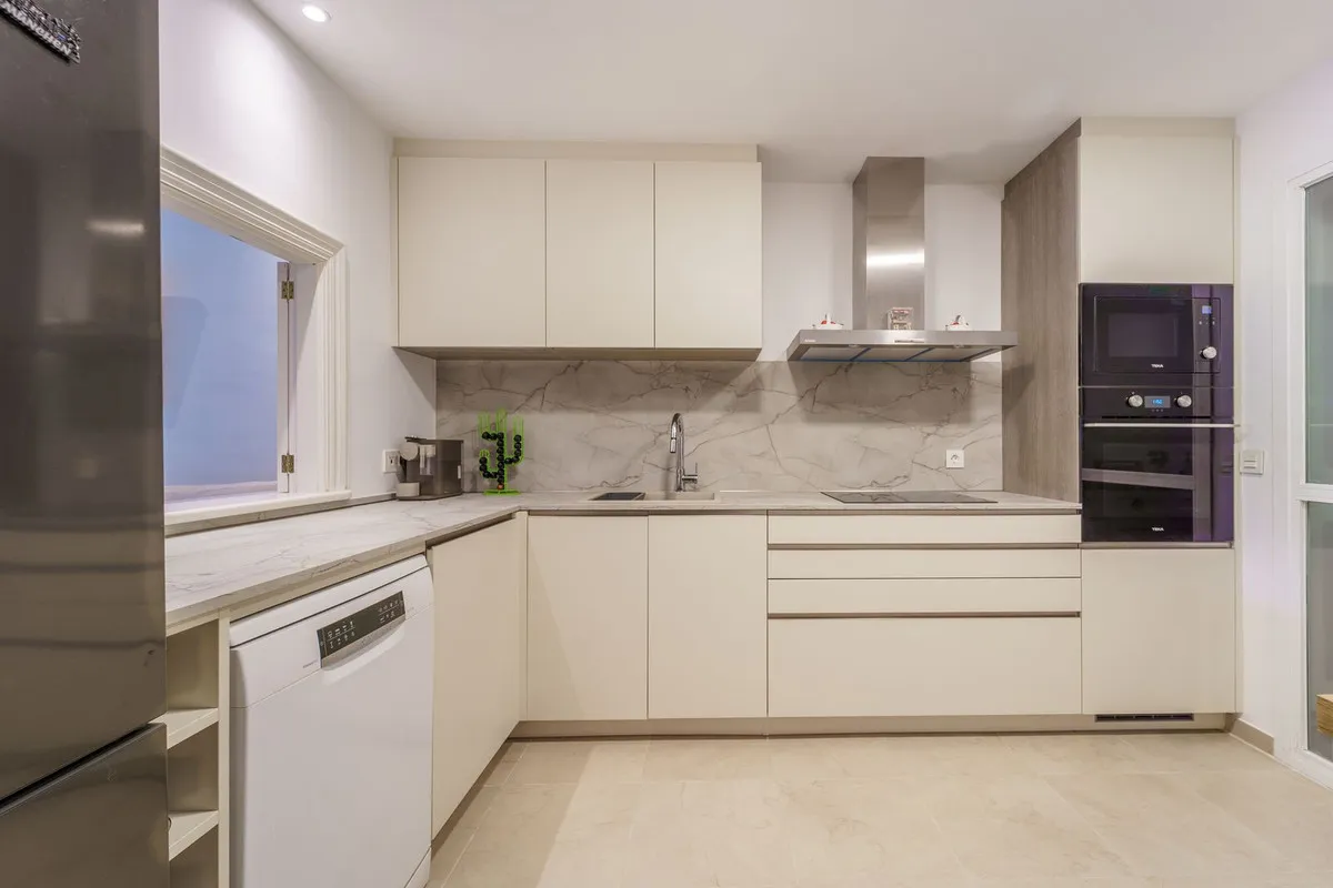 e3bfaf47-ed2a-4d76-8a34-3e684fde5f16