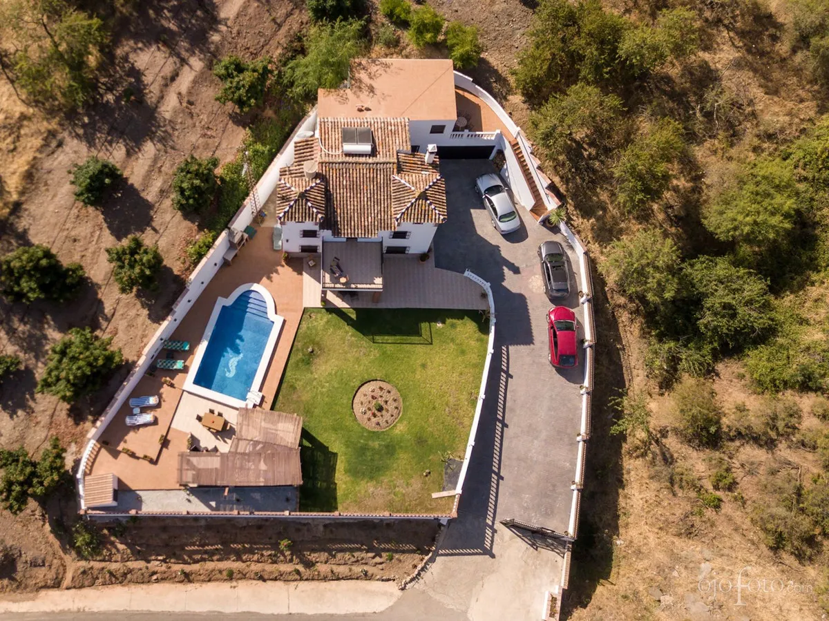 2c4ae765-9cb6-4b98-98d5-95ab0328ecbd