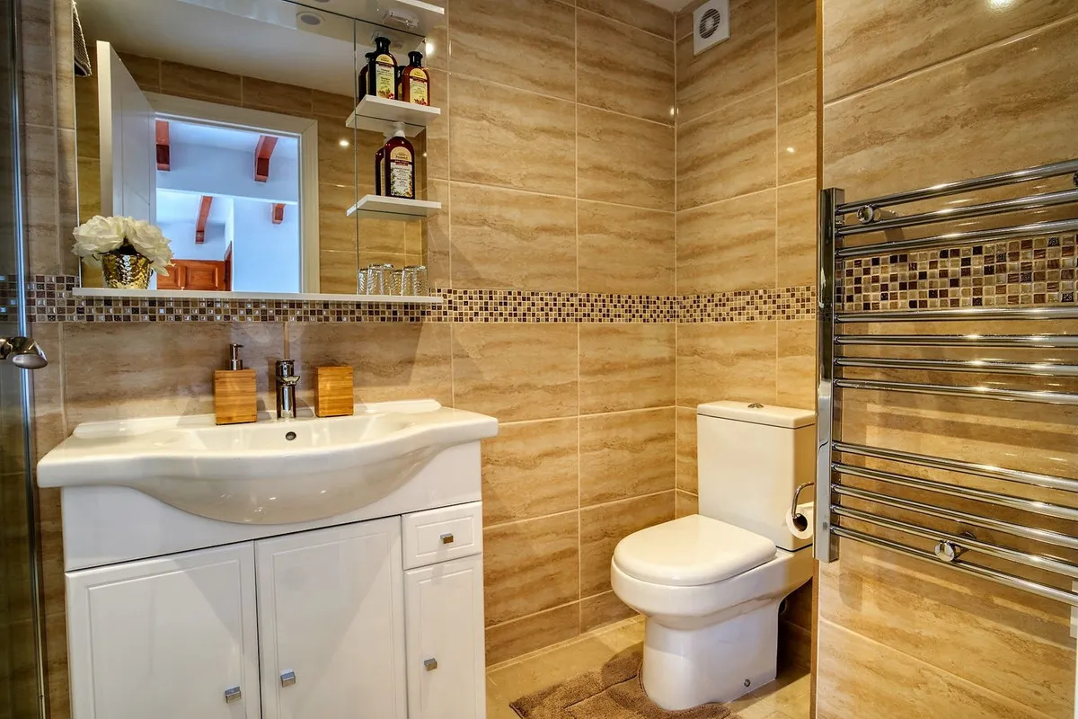 6e576bde-2d50-465b-8916-b24807352ac6