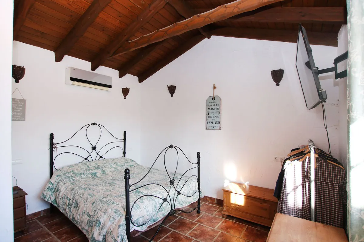 4ced69eb-d033-4a2a-8c64-12514d308020