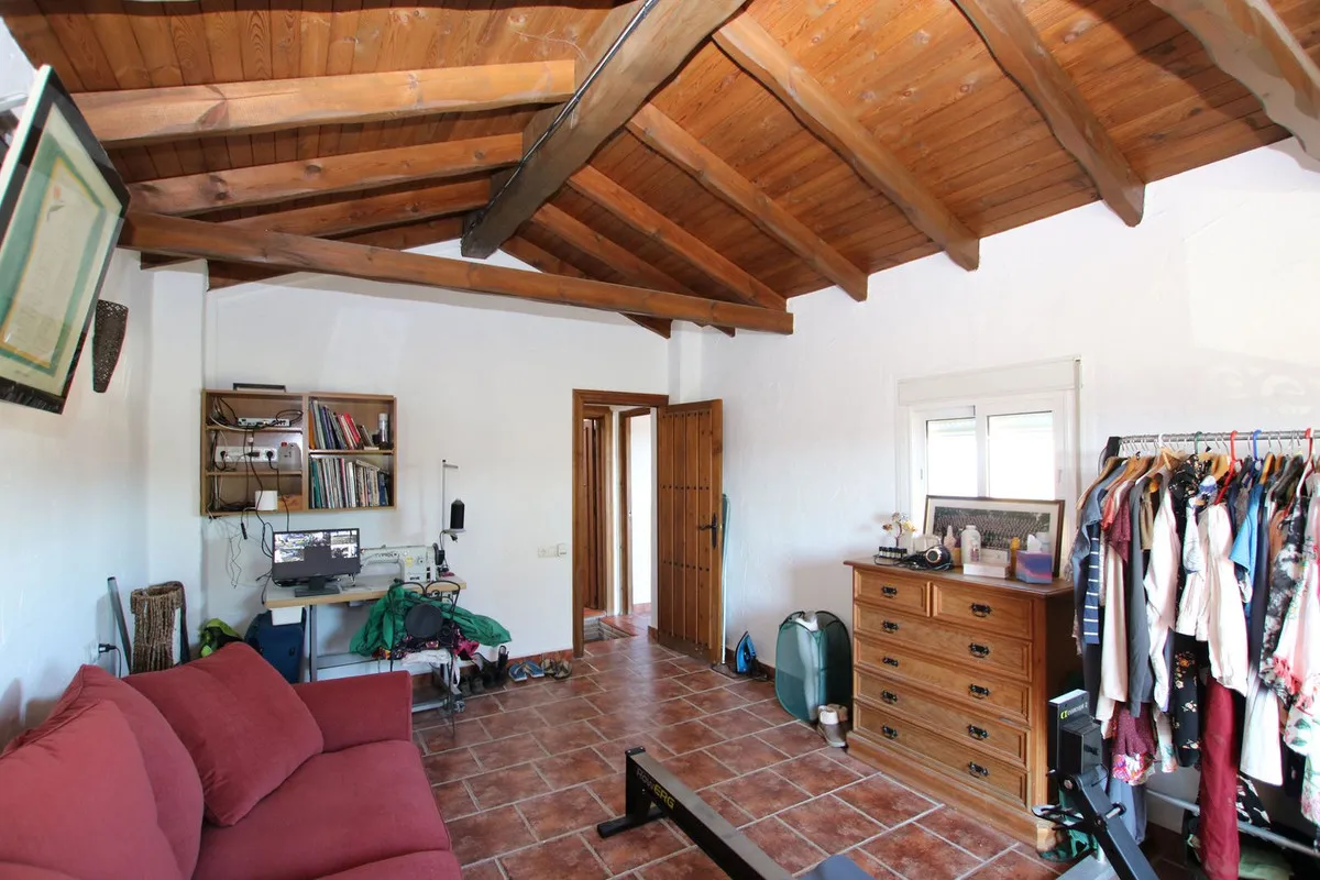 8a37d944-ba9a-4b86-864d-95e41cf3550b