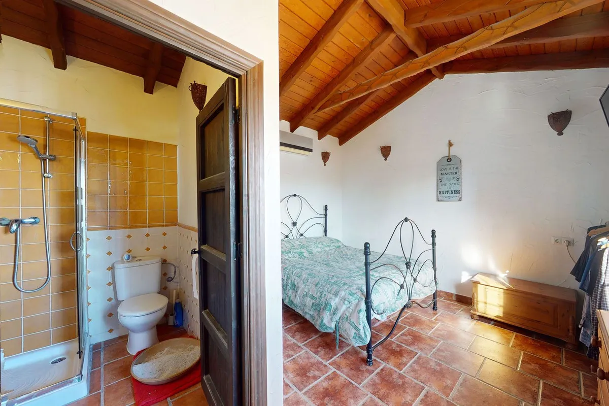 a7f585dd-ff48-4365-89da-838459158040