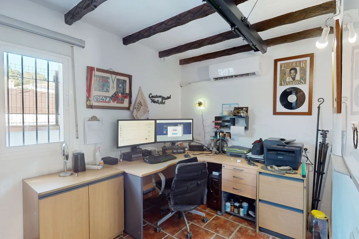 aa614d91-a5ff-40cd-8deb-a9959f2f3fbf