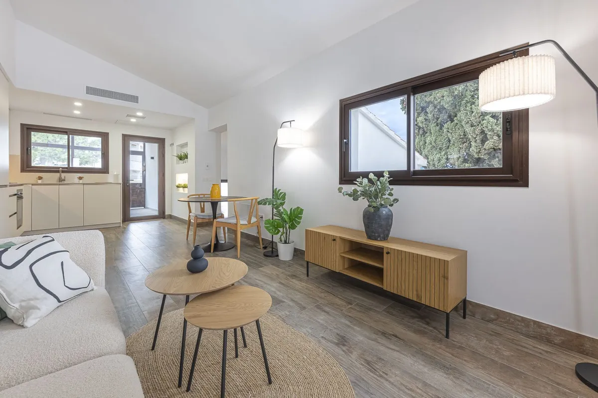 21a9b25d-a580-458a-99e7-7eec56ab7b35