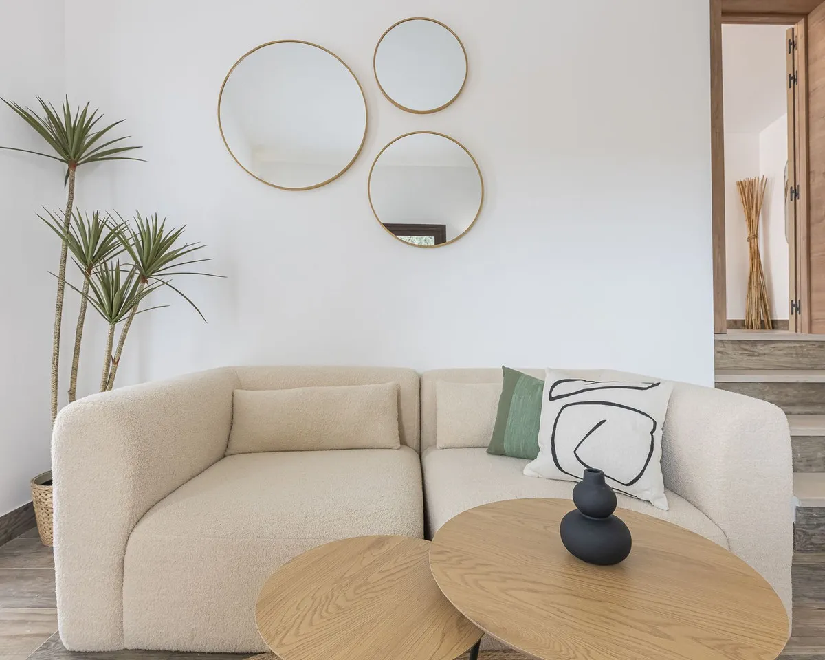 6e982c45-c138-46b3-8e8c-cf3b257fbd0f