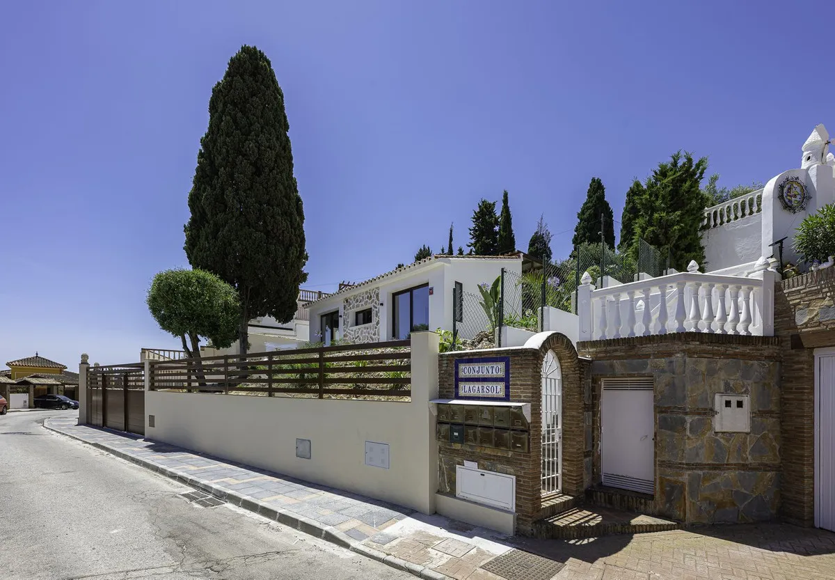 8ad44365-dbfb-45ca-8546-89712d29baa9