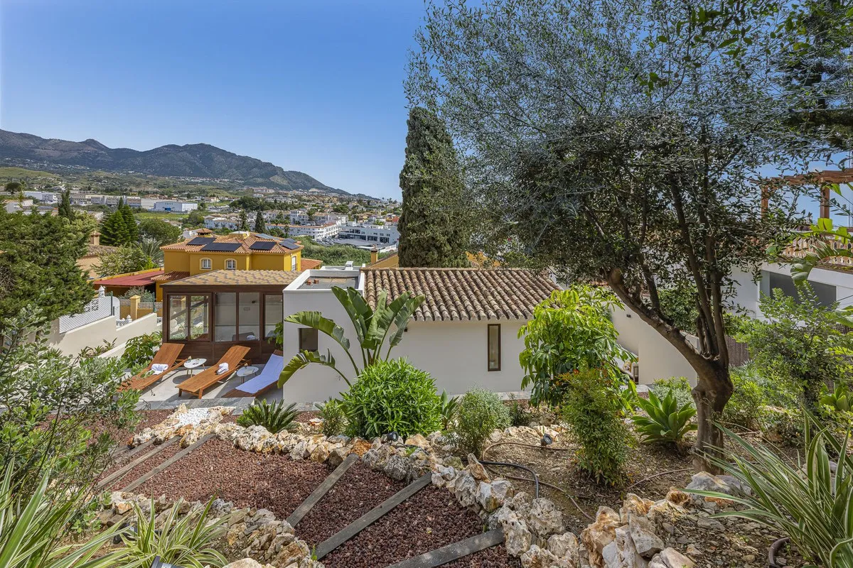 b1e59cc0-45e0-43b3-ab35-0bd4c86b9205