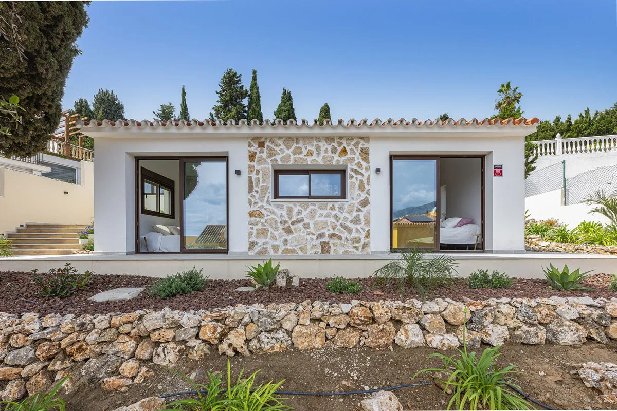 c64482ec-5c34-43b0-b22b-690ea570b01f