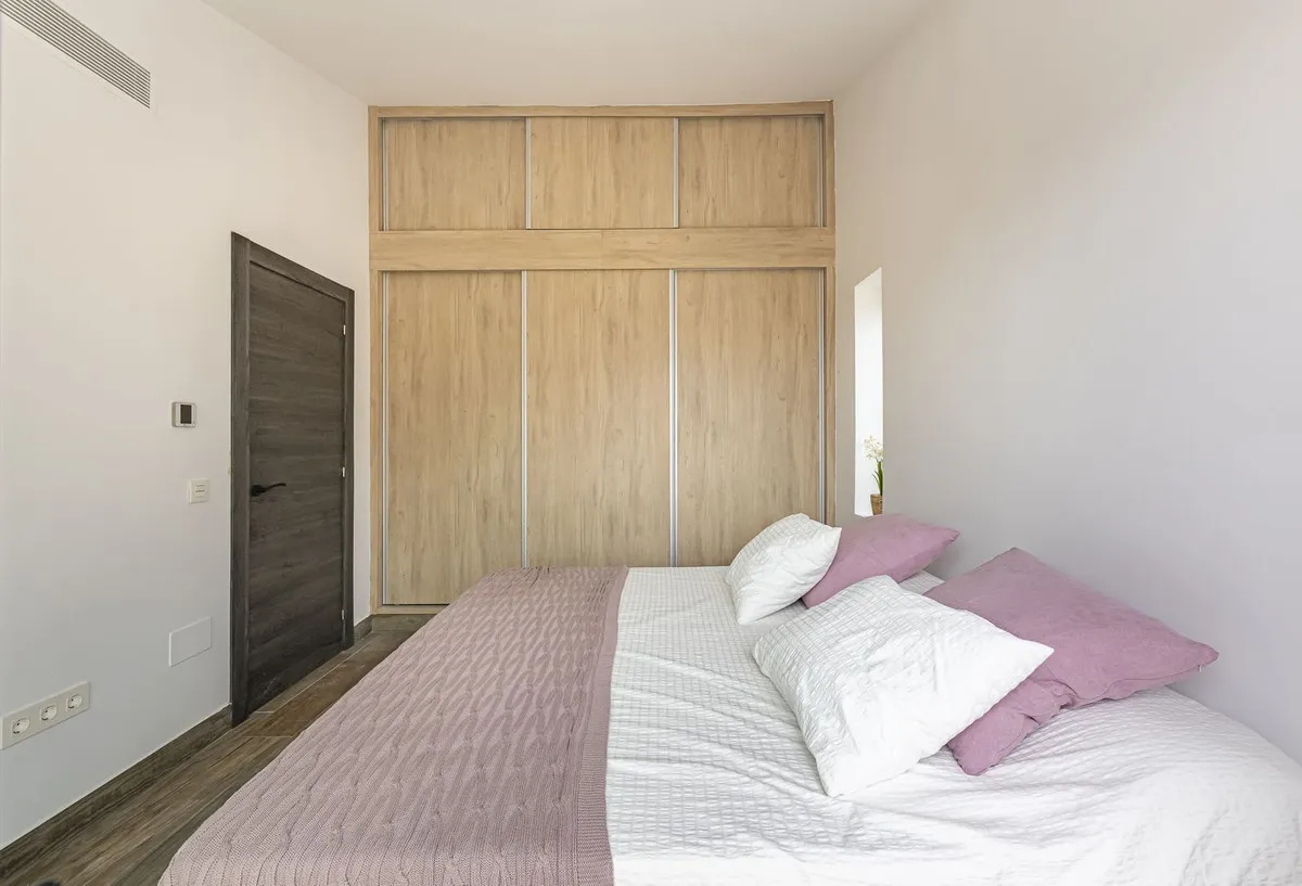 d779e279-5693-43d3-8fef-637cb9ea4777