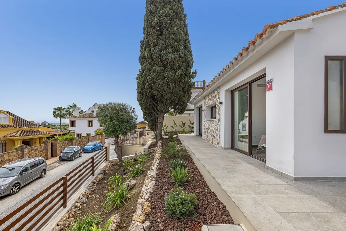 fdac13ff-b916-4bae-a292-c553416ecd91