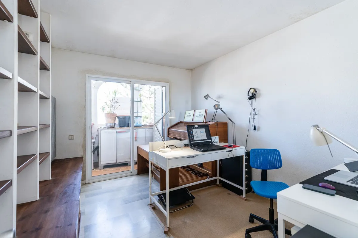 0c3553f3-4842-47f1-be4d-403f06863da8