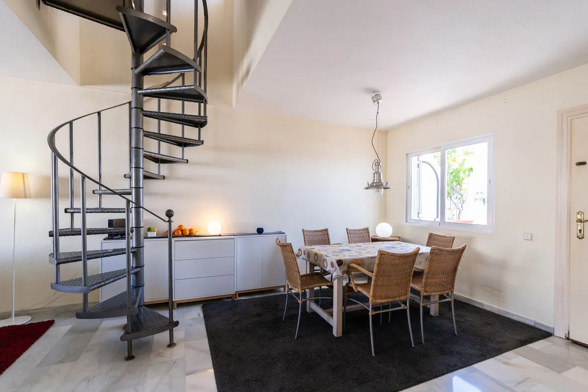 8528990b-1043-434c-803e-790005d92d7a