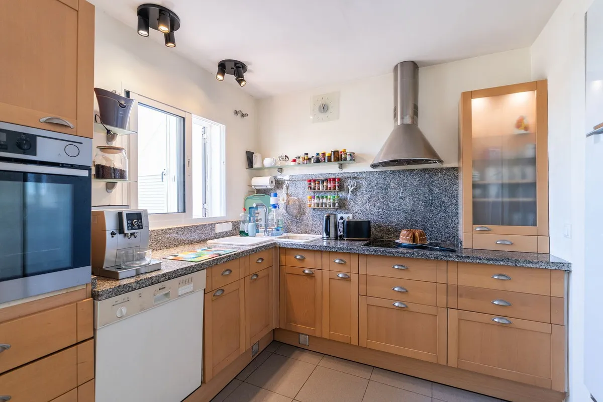 c4f6b196-378d-4254-9ce5-2249e59de805