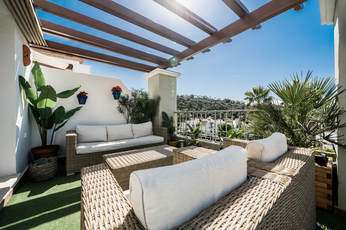 f79b6965-9cfe-47b8-bae8-2ab2dbd5d459