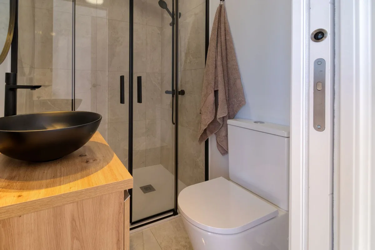 127cf970-5db7-4562-a538-103a10e80c9b