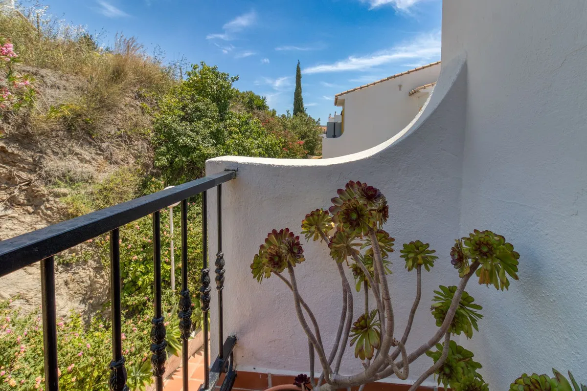 a33251cf-1980-4529-a425-a11a571a5adc