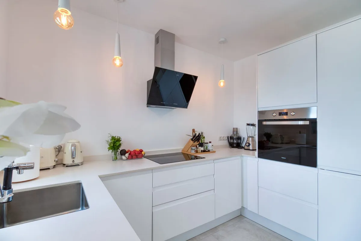 eae576a5-d370-4430-a213-c388d75de976