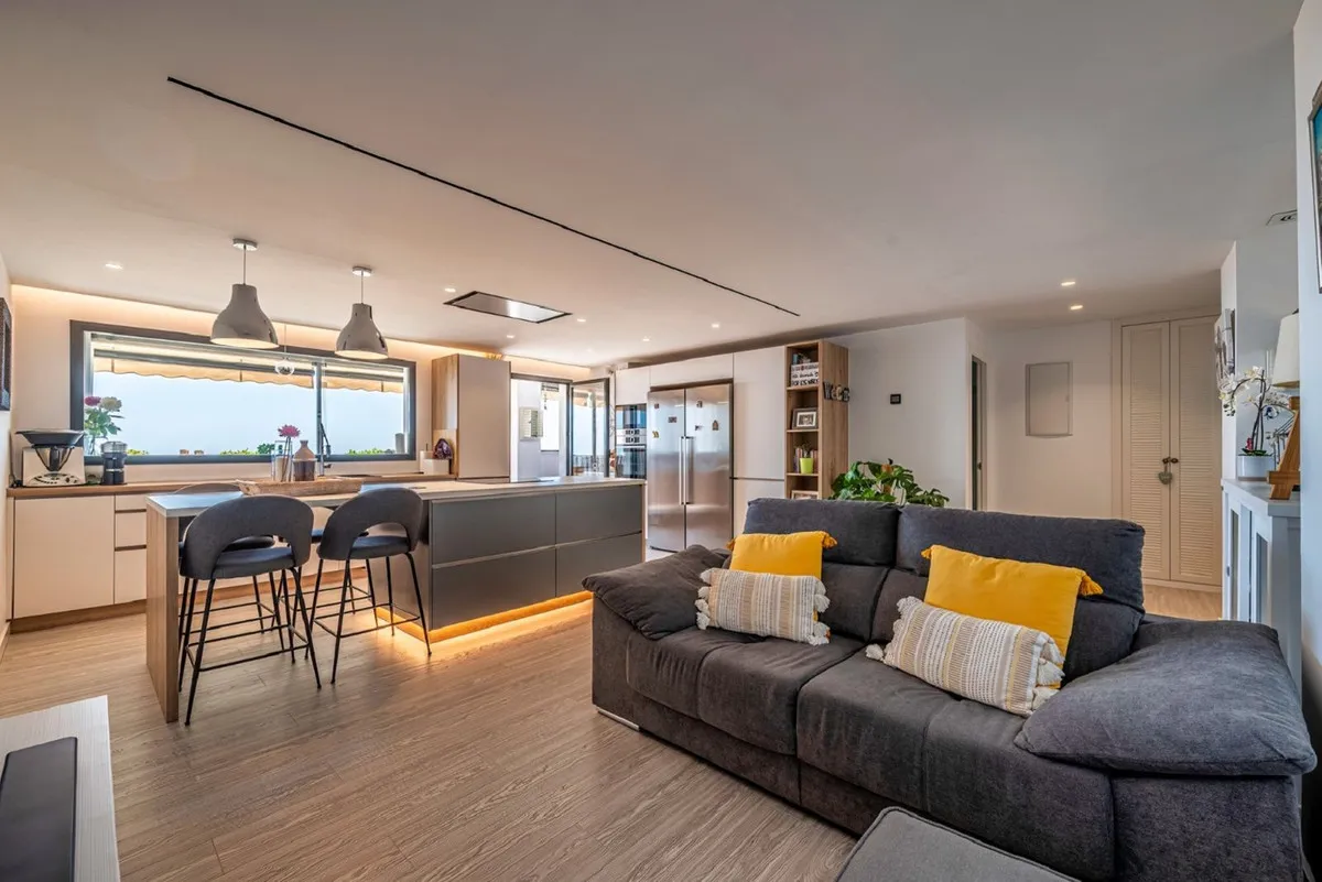 b30f5940-74fd-49c8-8c32-774e6a3faec0