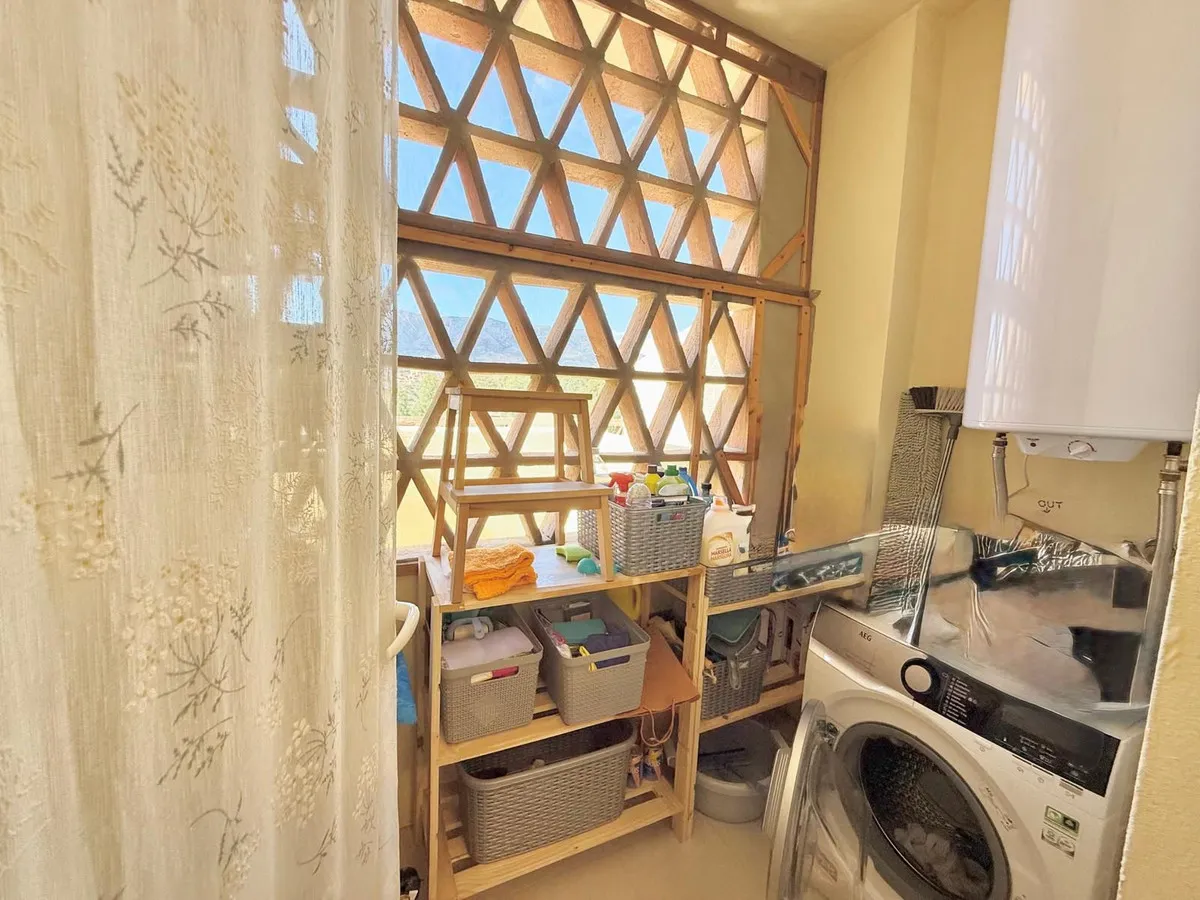 e4b0257a-d619-4e12-8c99-9c8eebf0c4f8