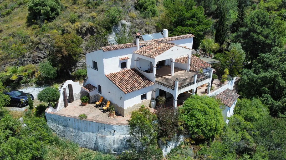 b9cd0954-3236-4b4e-891d-d9948cd5d54e