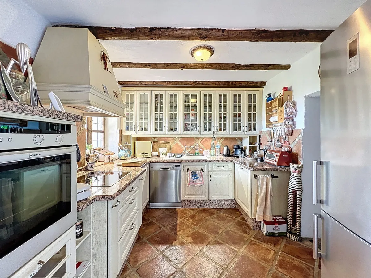 ef034405-5b72-43ed-8fba-157b610b49bb