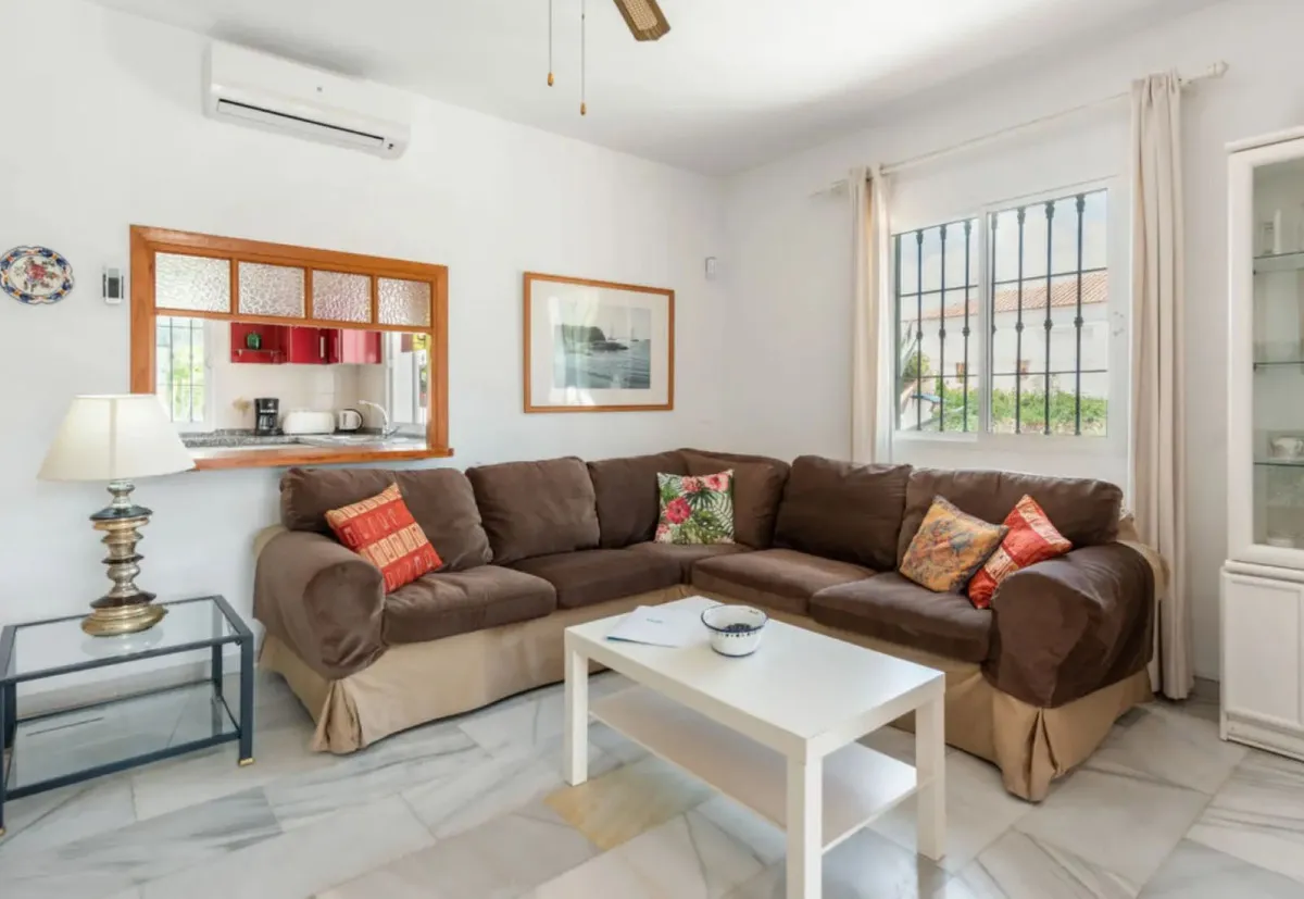 c126eccc-f2f1-4626-9811-e6794e5ef091