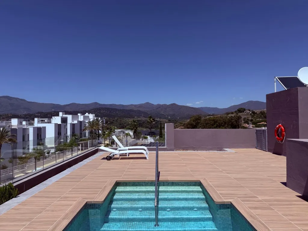 143e7384-efbb-4ab6-a2e0-3c17f4a25d0e