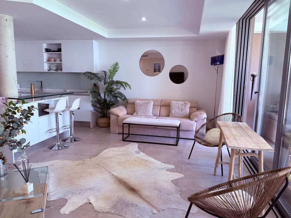 a99a773e-fe9e-4102-a135-d21c6cabdb56