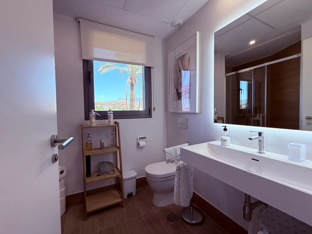 cb078344-934d-48c8-b209-89b0f4735a1f