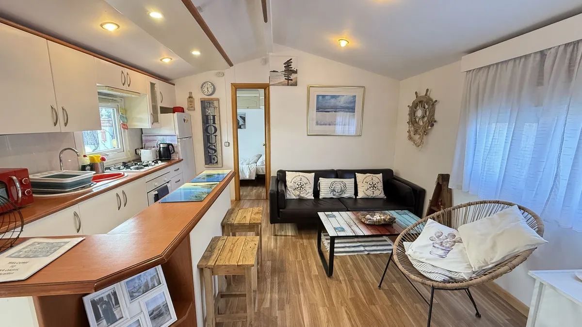 09cb776b-85e6-412f-ada2-ff9e0cc9811a