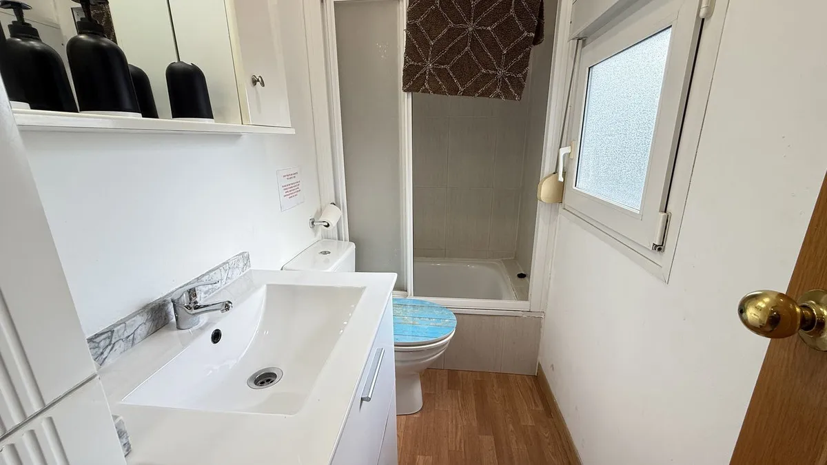 2d1930e2-79f1-482e-a10b-32472802d1a4