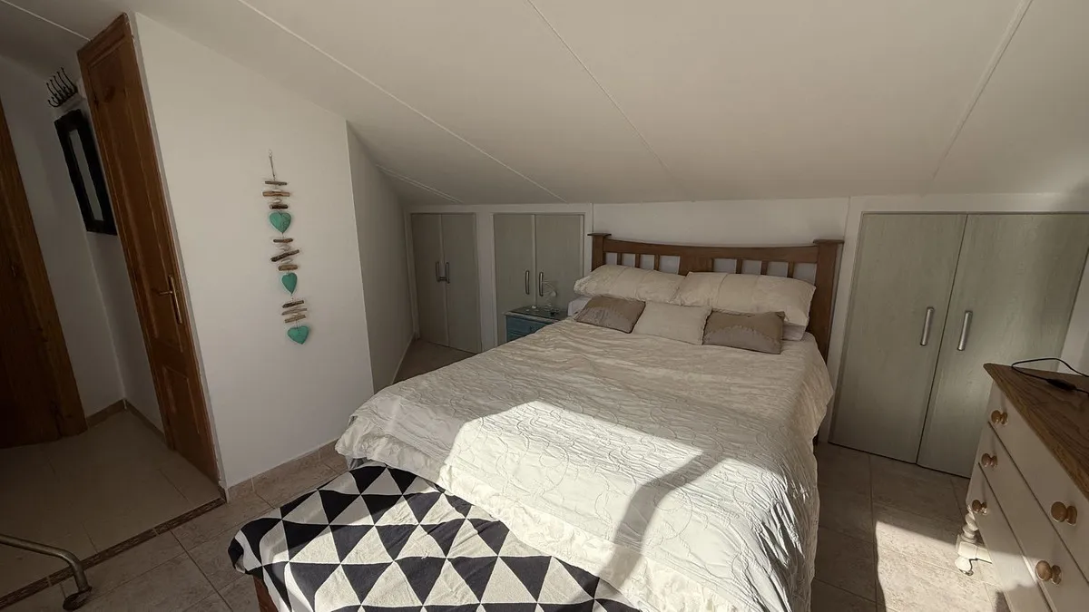 35c1c05e-6272-43b6-a106-05b7c0d095f2