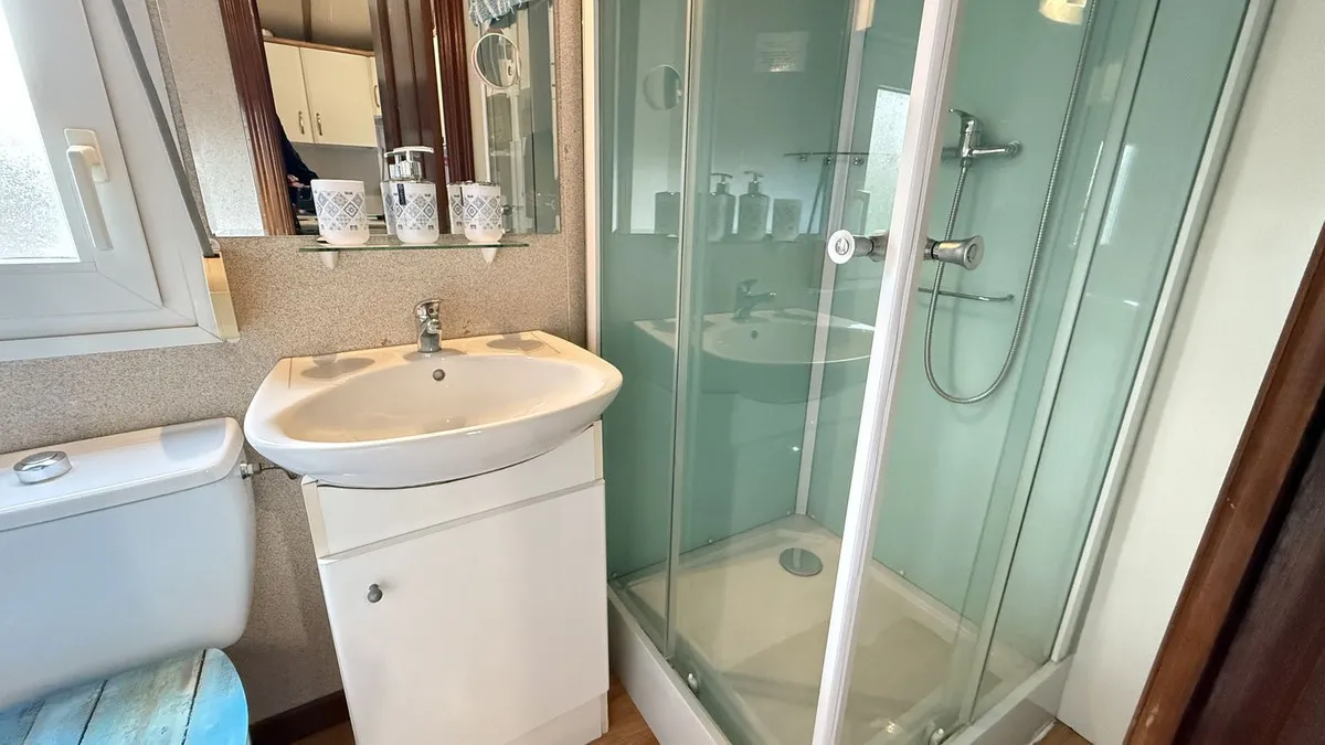 c2d55716-4726-412d-9fee-a25068df58c3