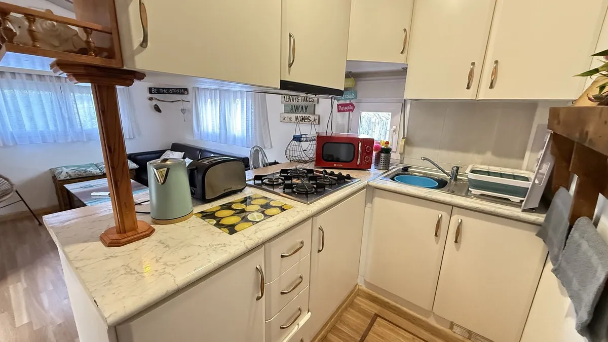 df421ec4-a7af-46d9-bded-d47856ee7e4f