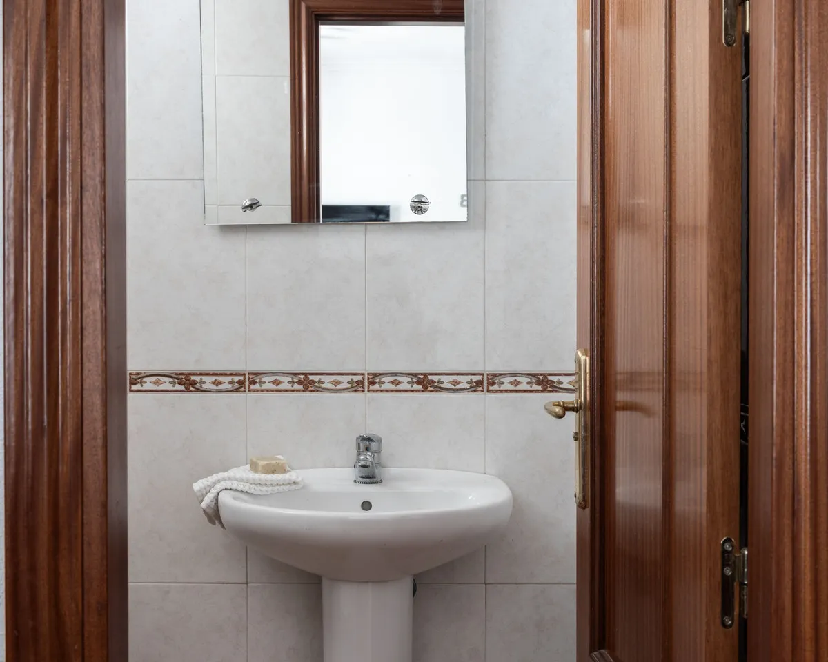 ae66a9ff-bb16-4a46-8504-9bbd763ce140