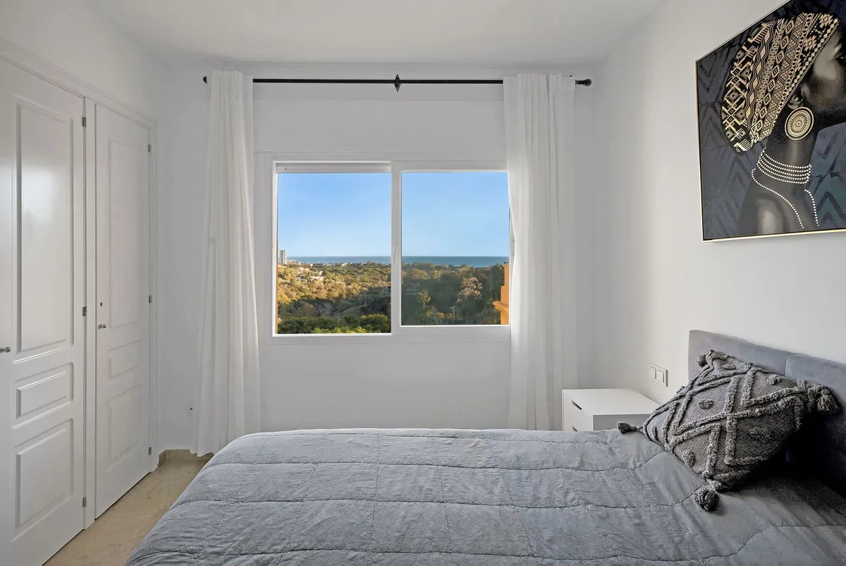 70f4c560-1fd5-47ba-b594-5bf0b4761fb7