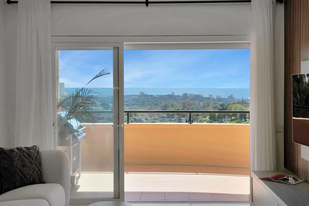 c0de0e33-0f81-4832-ab99-204381a449ba