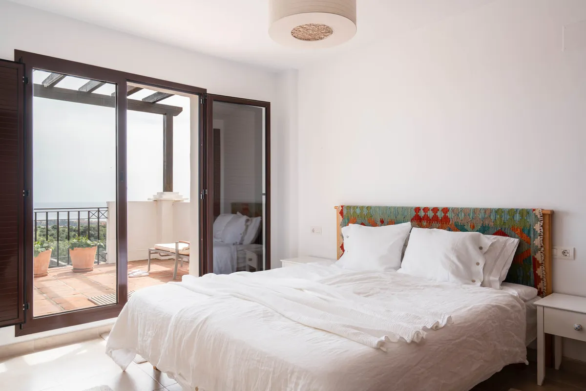 1a4fcd77-2f42-4a2c-9d38-9f8582942940