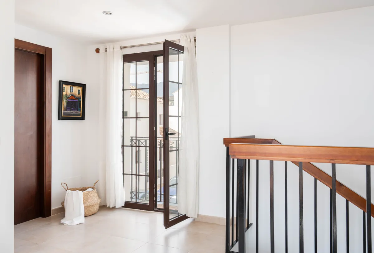 37550f98-0165-4ea1-9930-46d52c6a7aeb