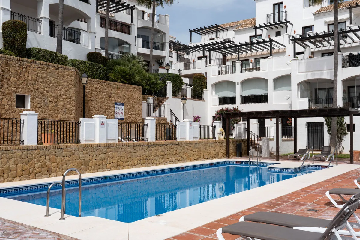 90b8e4c6-5a35-4c0f-992c-6dd8dffa96af