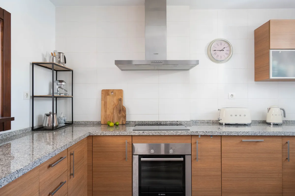 d14105ff-a3b3-40c4-96a2-58b2a6e73098