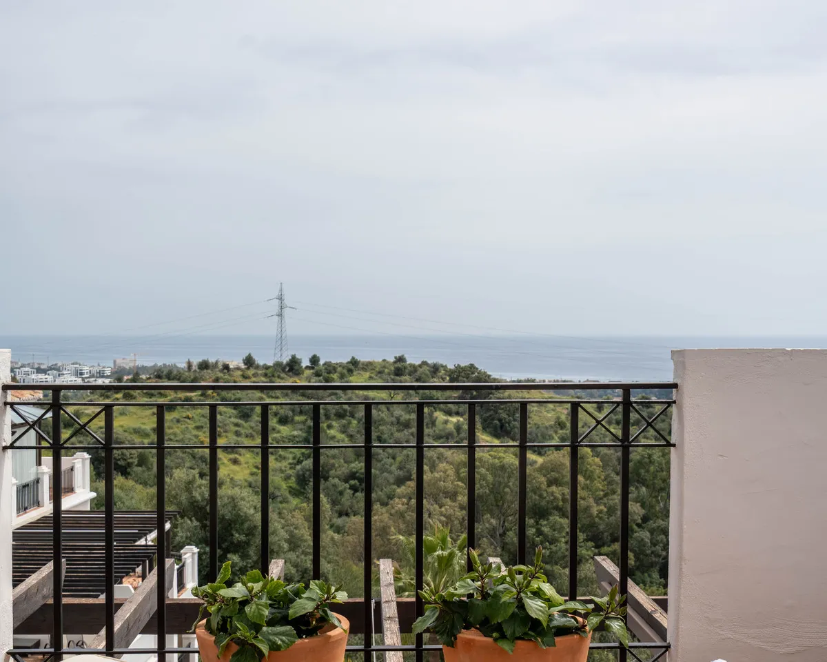 da792fa9-7771-4a31-bf23-989e5bafa8e8