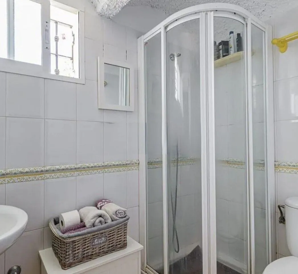 1e3cf48e-e4aa-4315-abac-aba6dc898360